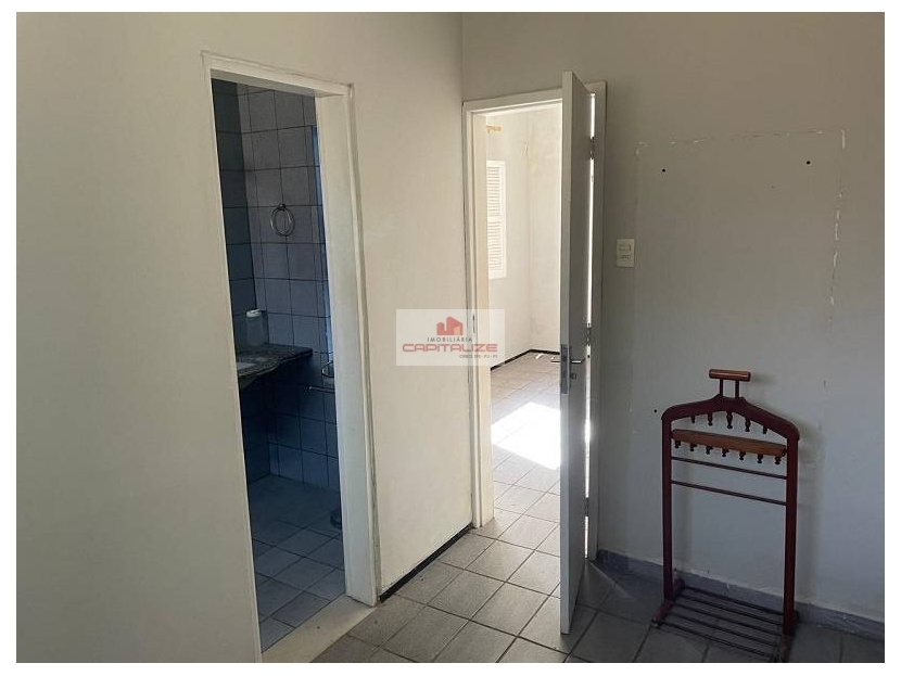 Casa com 3 suÃ­tes, sendo 1 suÃ­te master, sala de estar co hall de circulaÃ§Ã£o — foto 13